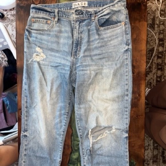 DAZE RIPPED JEANS - Picture 1 of 2